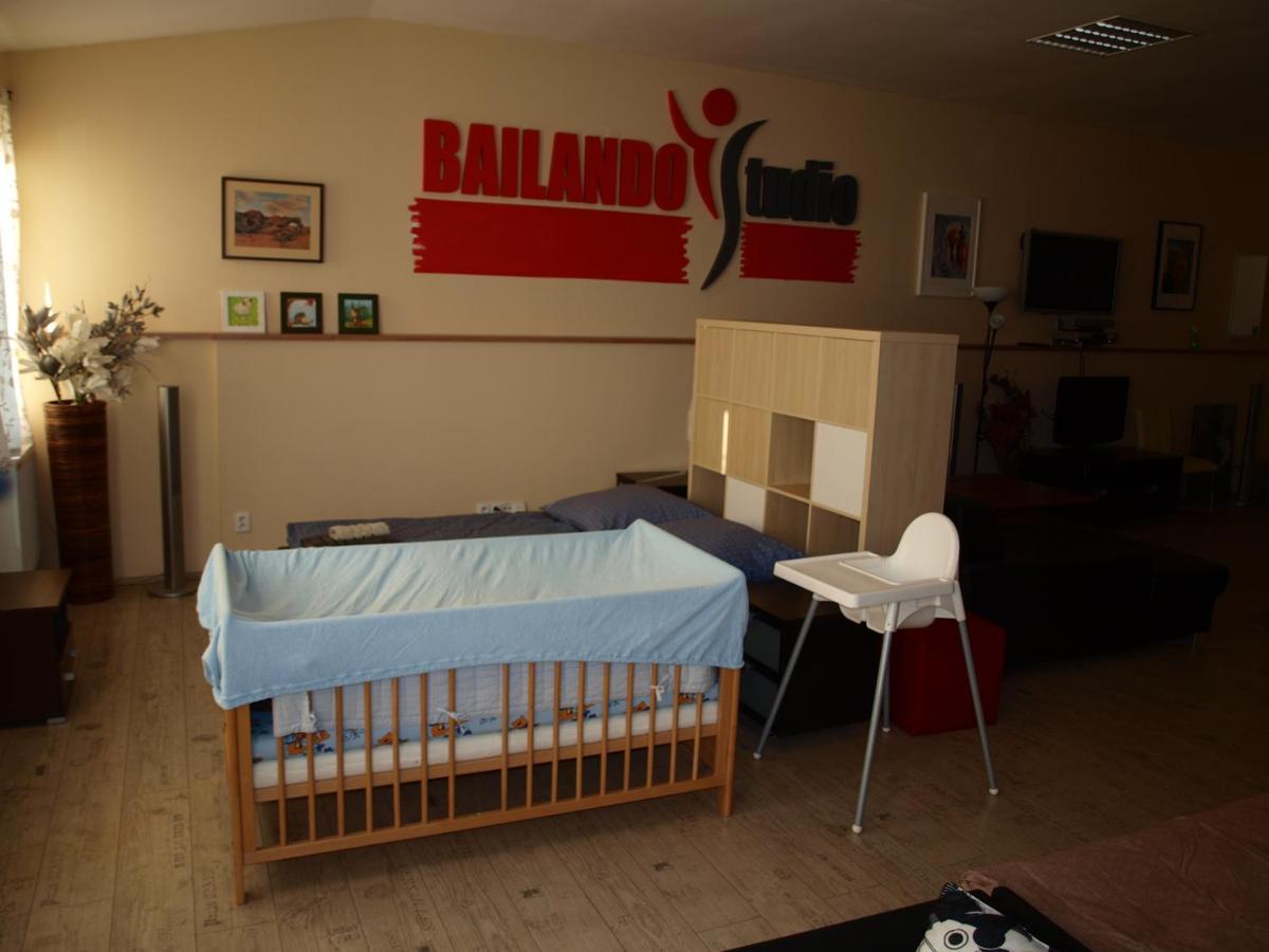 Bailando Studio Neratovice Exteriör bild