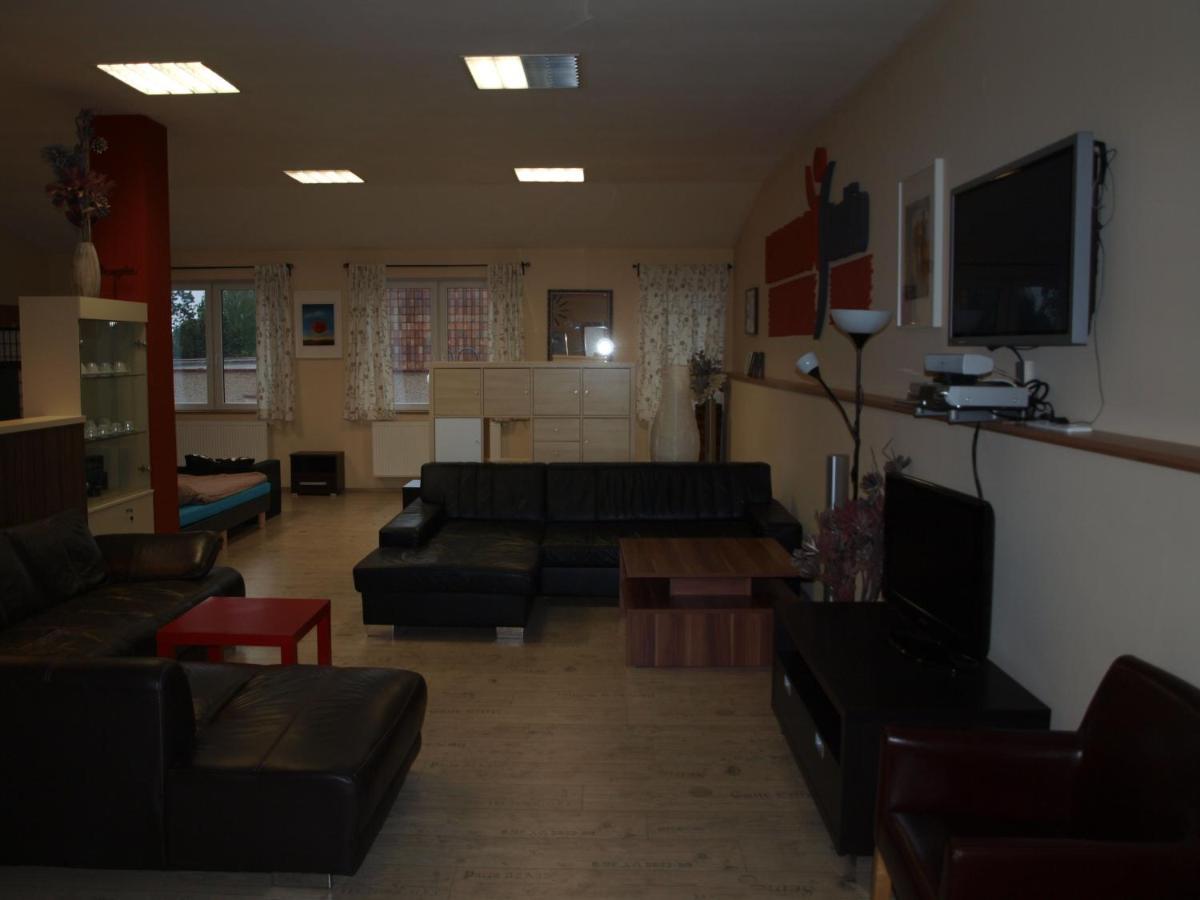 Bailando Studio Neratovice Exteriör bild