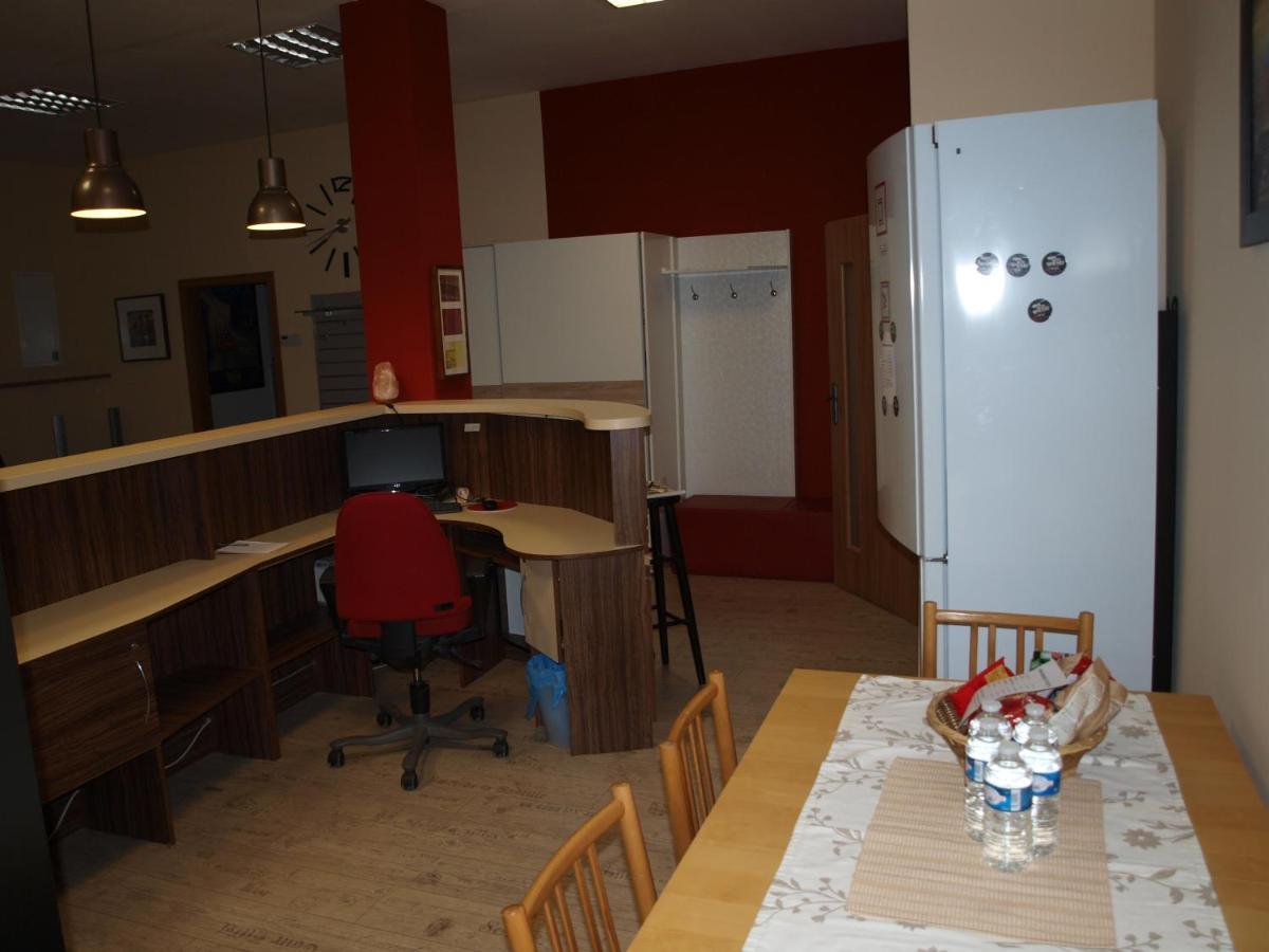 Bailando Studio Neratovice Exteriör bild